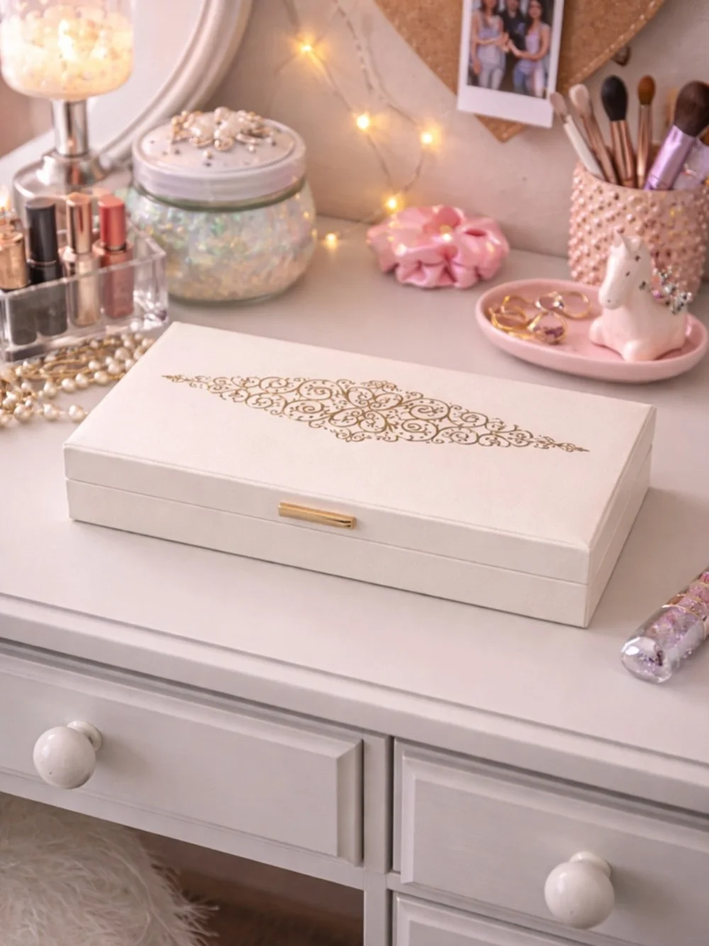 Vintage White Leatherette Jewelry Box